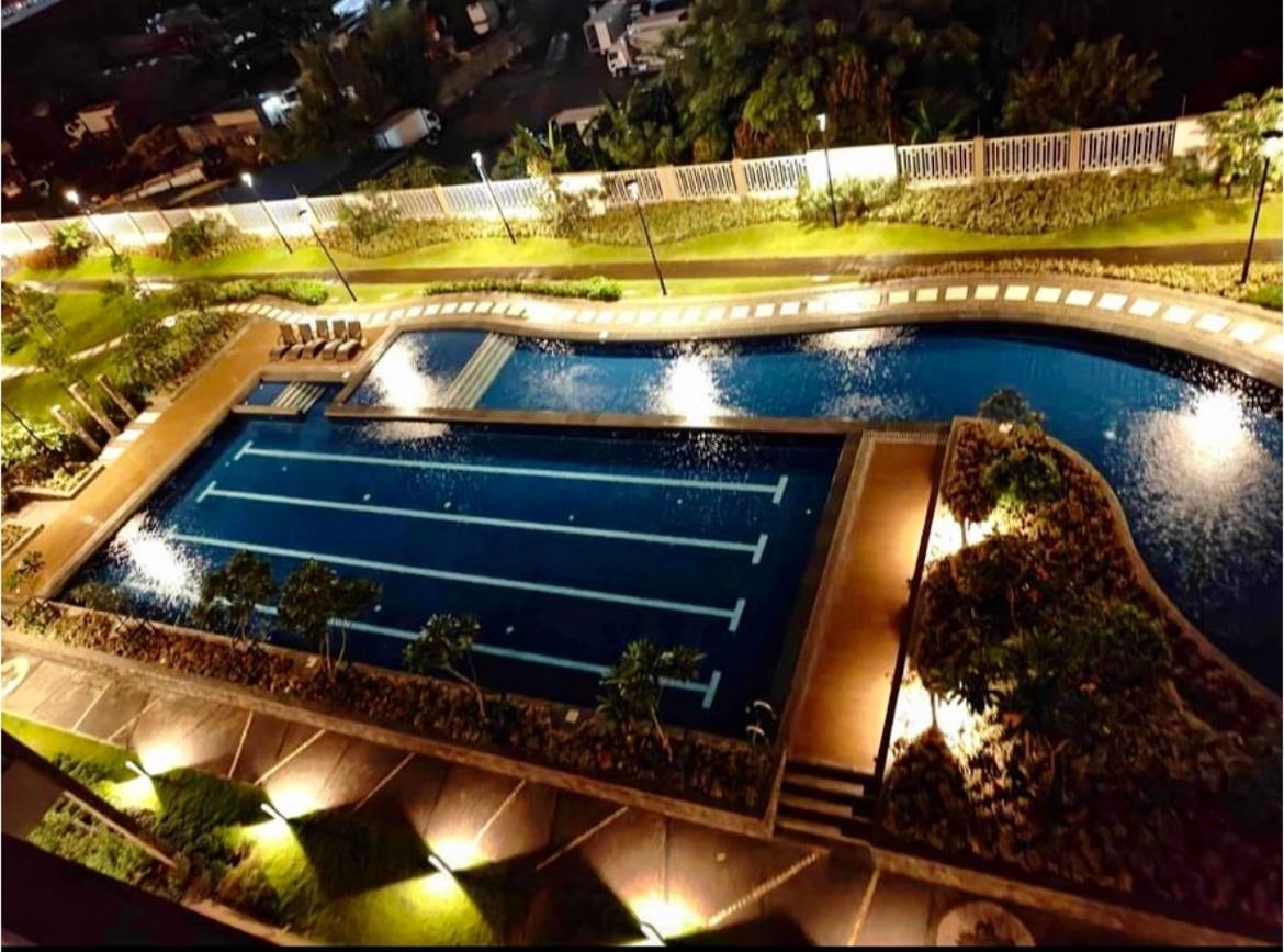 Cozy Hacana Manila