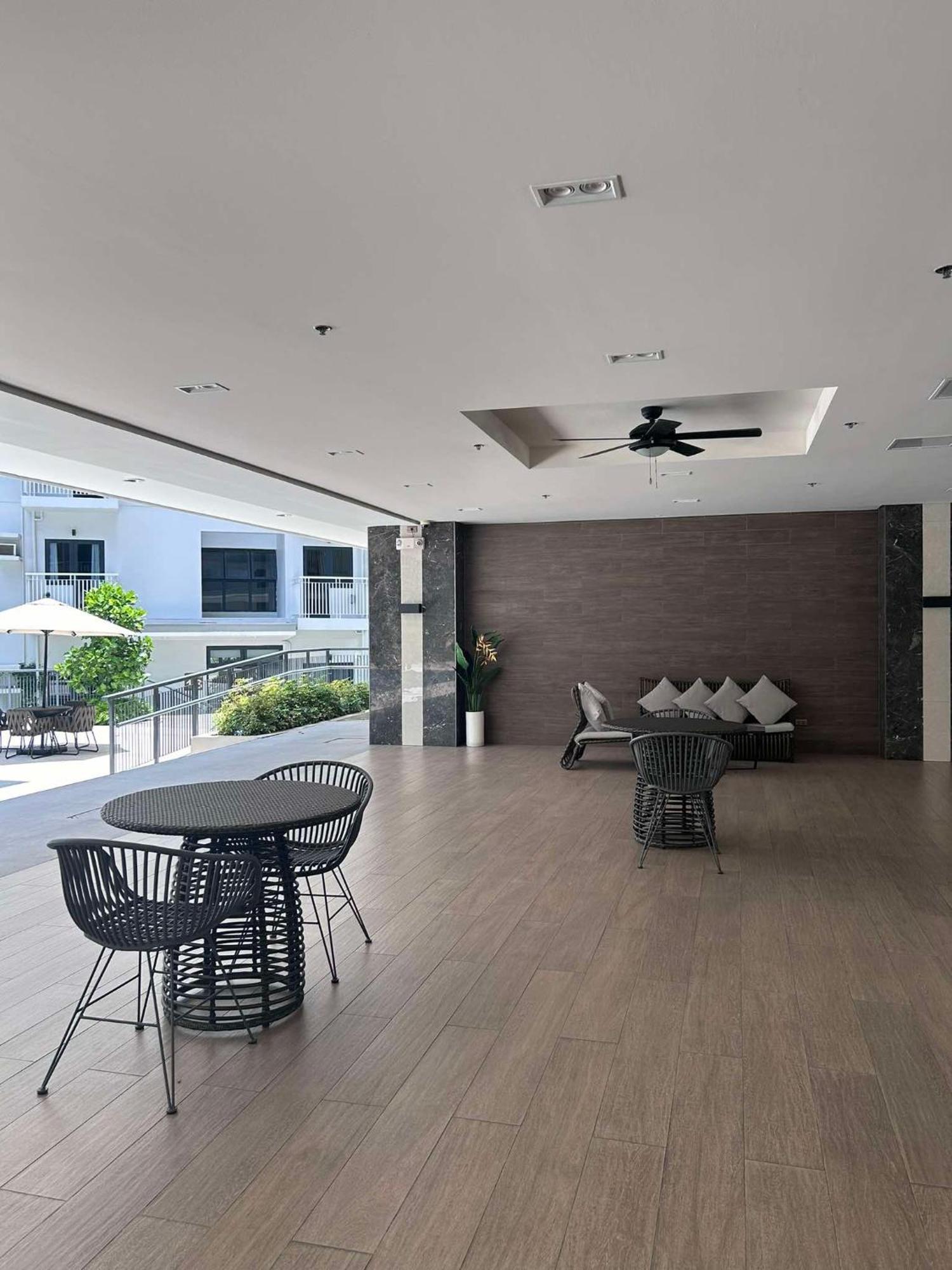 Apartment Hill Residences By Casa Stellar Manila