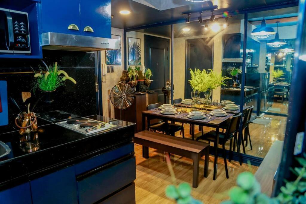 Azure Staycation By Solace Peak 2br Manila