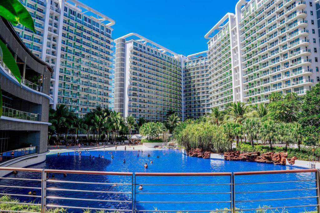 Azure Staycation By Solace Peak 2br *