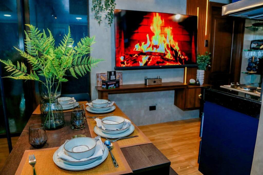 Azure Staycation By Solace Peak 2br * Manila