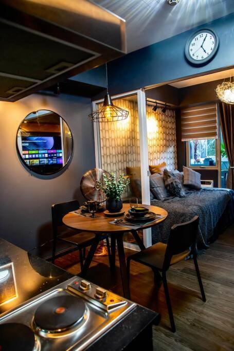 Azure Staycation By Solace Peak 1br Apartment *