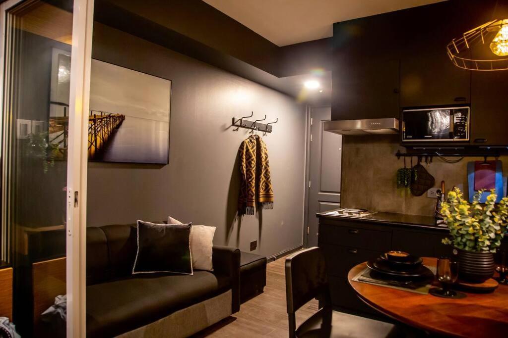 Azure Staycation By Solace Peak 1br Apartment Manila