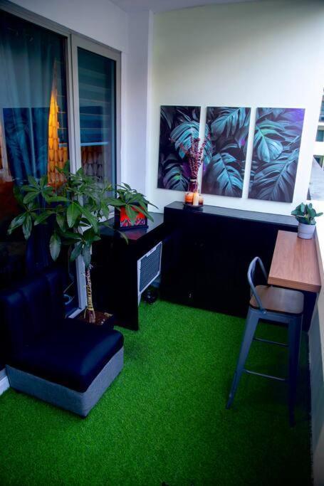 Azure Staycation By Solace Peak 1br Manila
