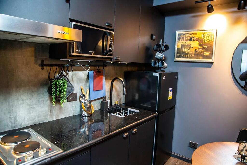 Azure Staycation By Solace Peak 1br Apartment *