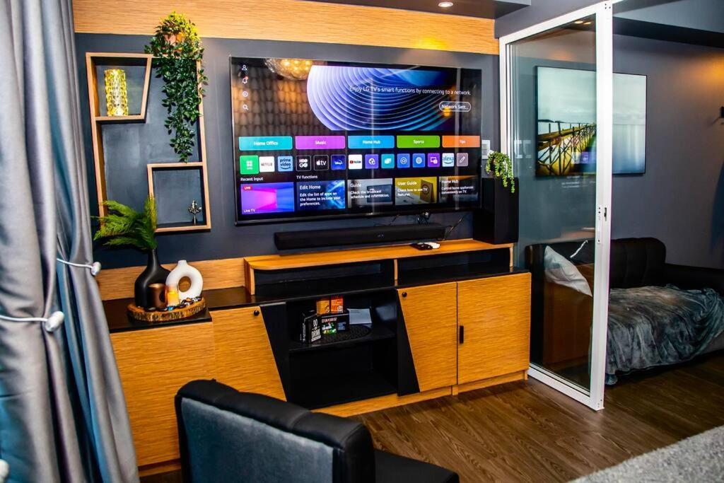 Azure Staycation By Solace Peak 1br * Manila