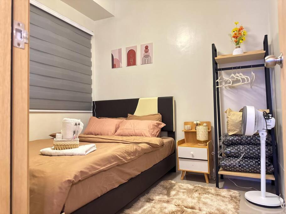 2 Bedroom With Balcony, Game Console, Karaoke And Netflix Apartment