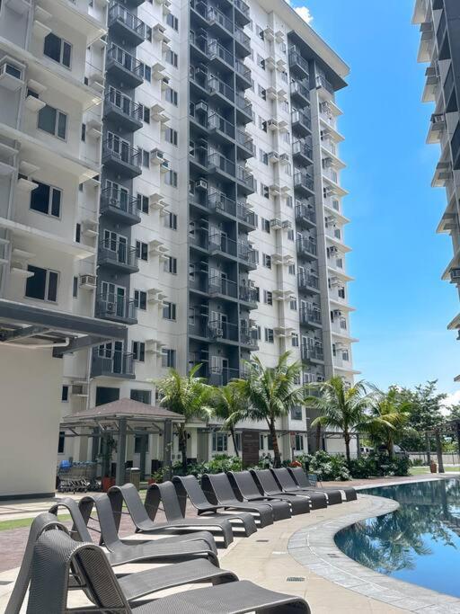 2 Bedroom With Balcony, Game Console, Karaoke And Netflix *