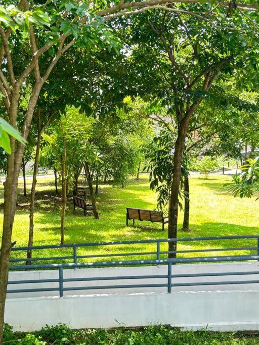 Apartment 2 Bedroom With Balcony, Game Console, Karaoke And Netflix