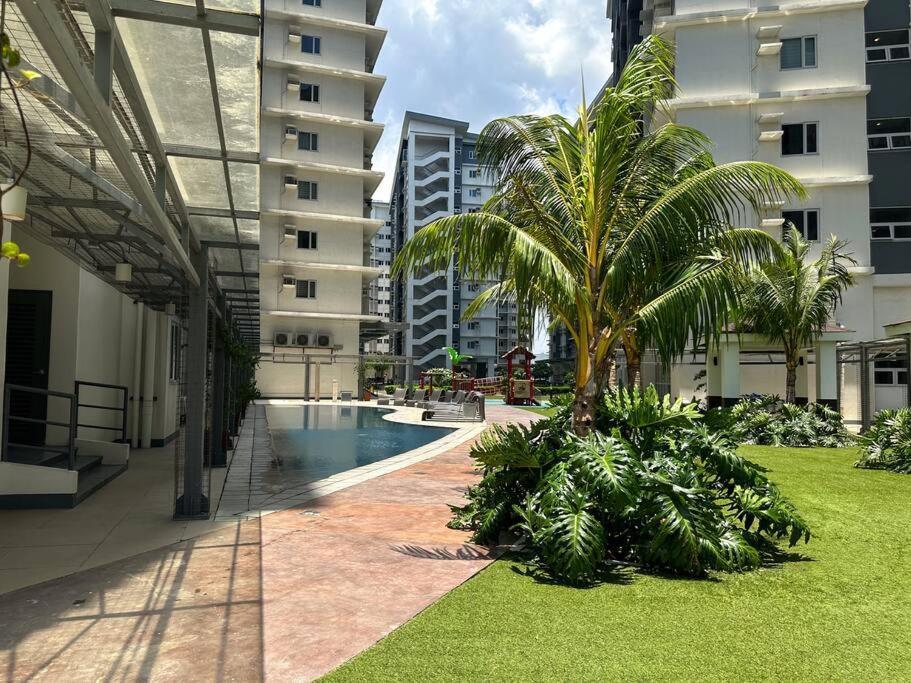 2 Bedroom With Balcony, Game Console, Karaoke And Netflix *