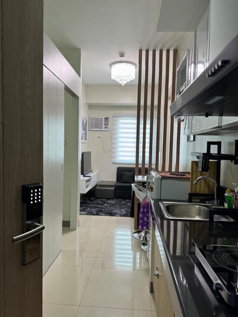 Unit 1 Cez Condotel At Charm * Manila