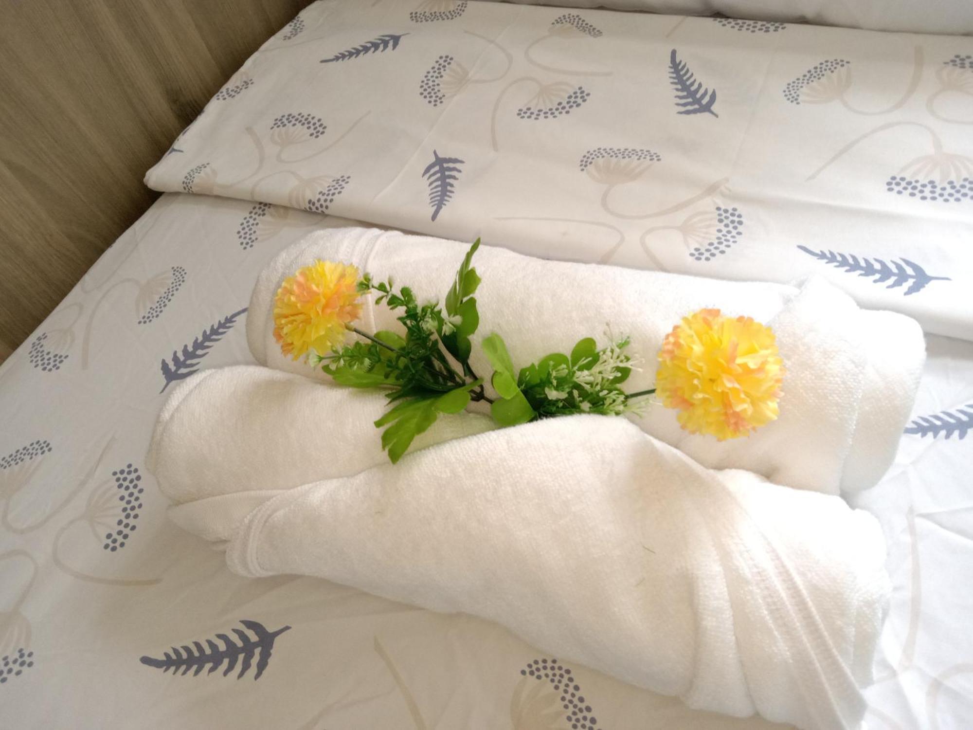 Luxurious Haven By The Bay - 2br Near Moa Picc Ccp Hotel 5*