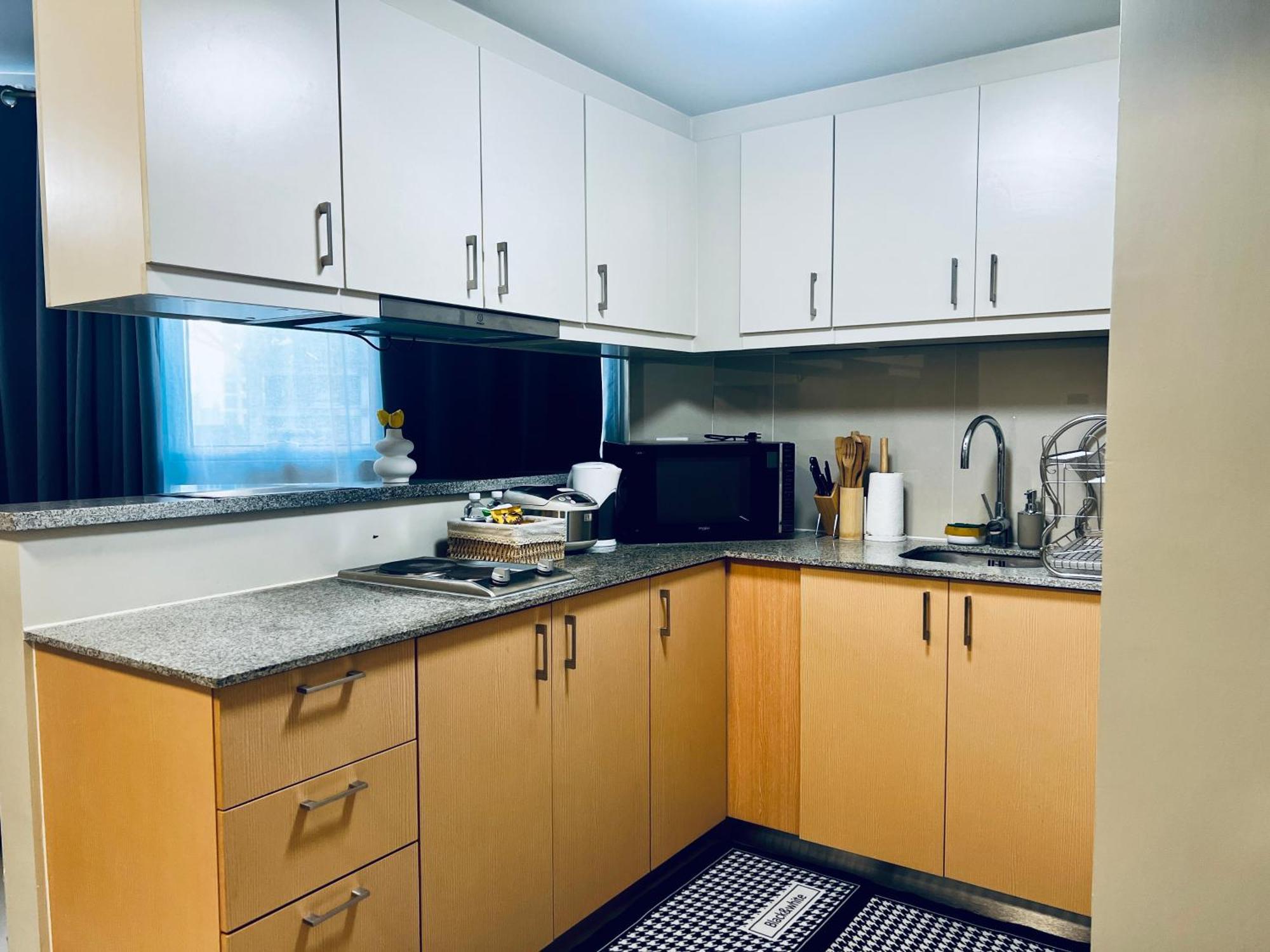 Apartment Bgc Luxury - Balcony, Pool, Wi-fi, View - 34 Manila