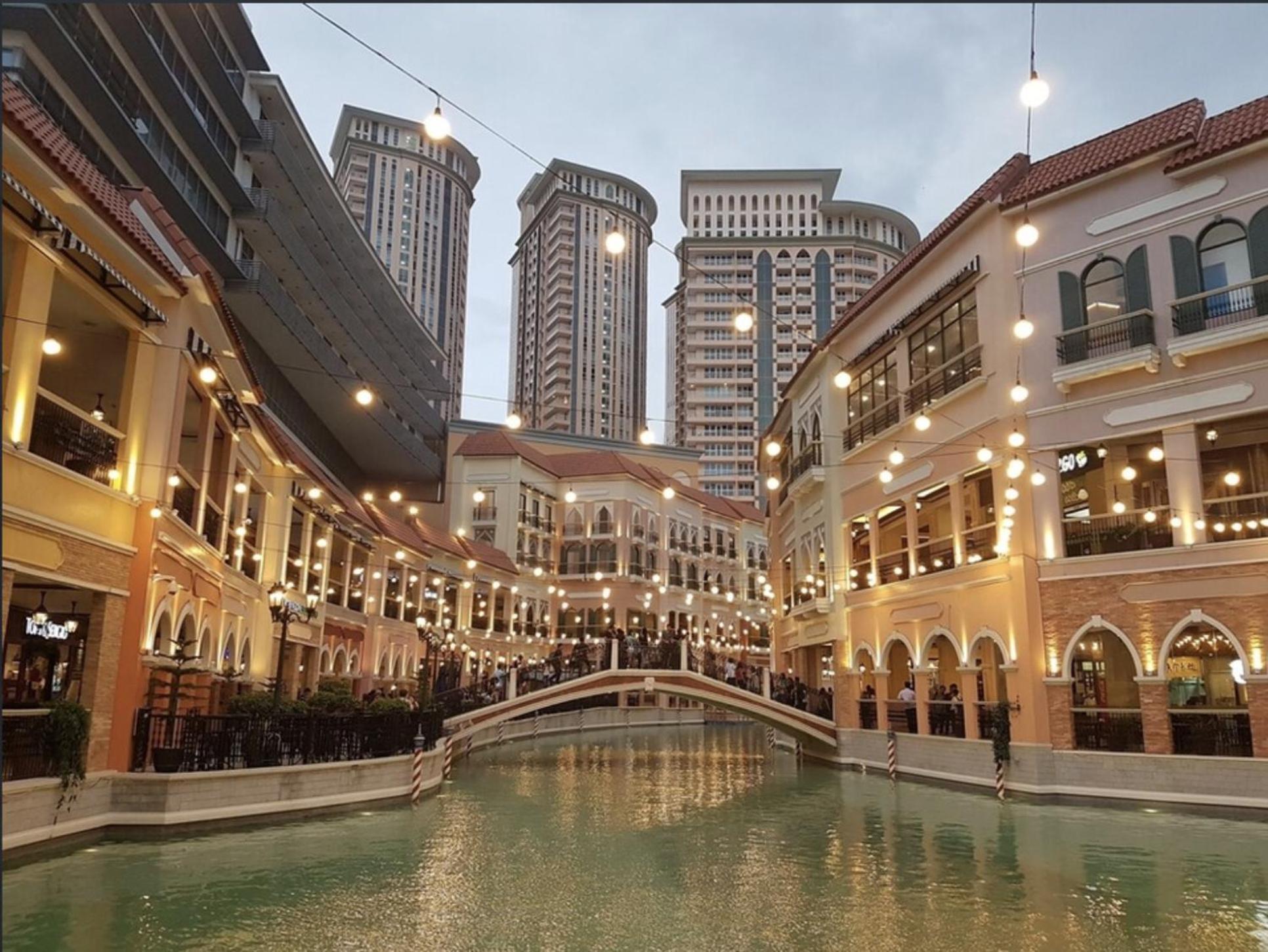 Luxury With Pa, Skyline View & Amenities Apartment