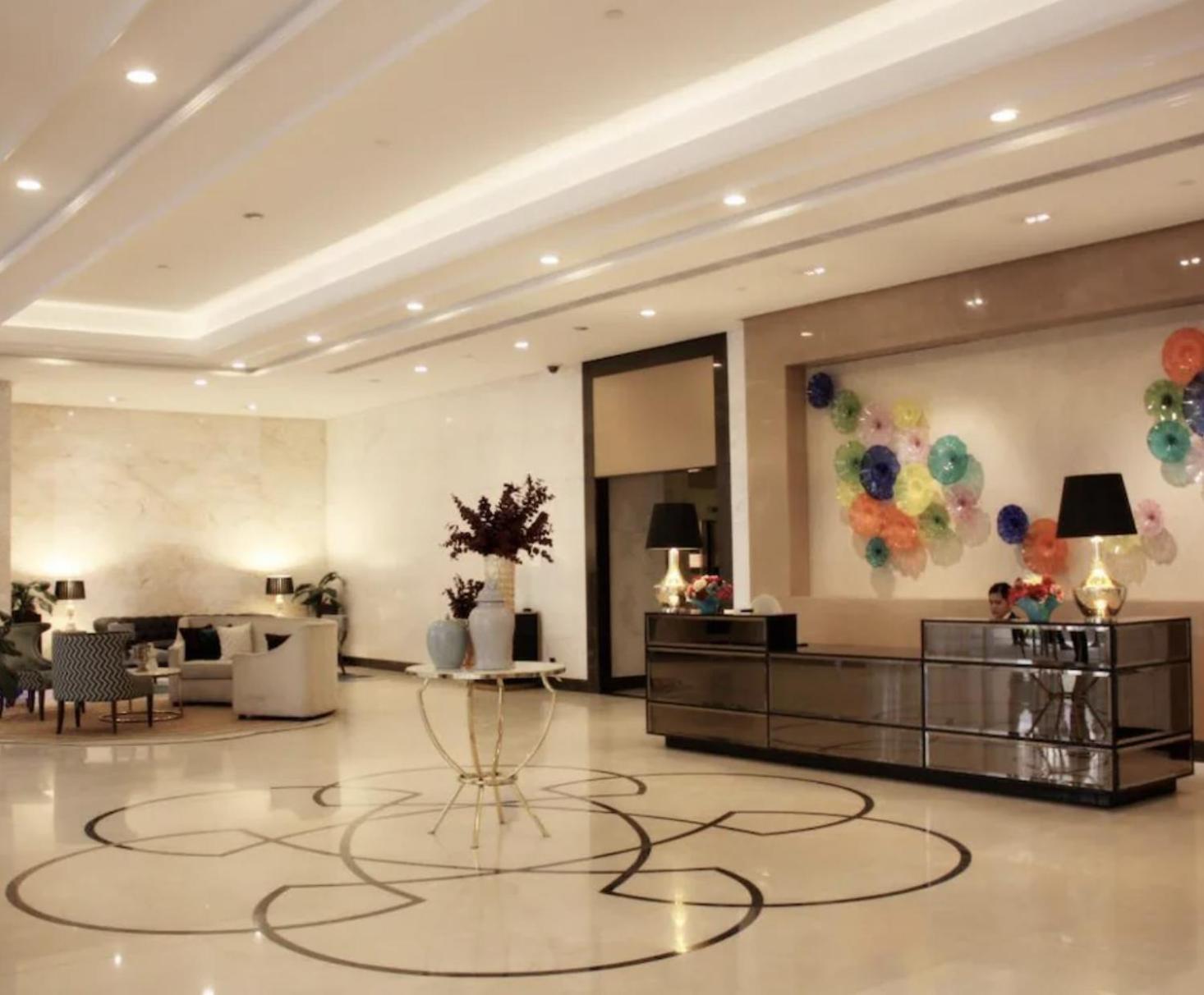 Apartment Luxury With Pa, Skyline View & Amenities *