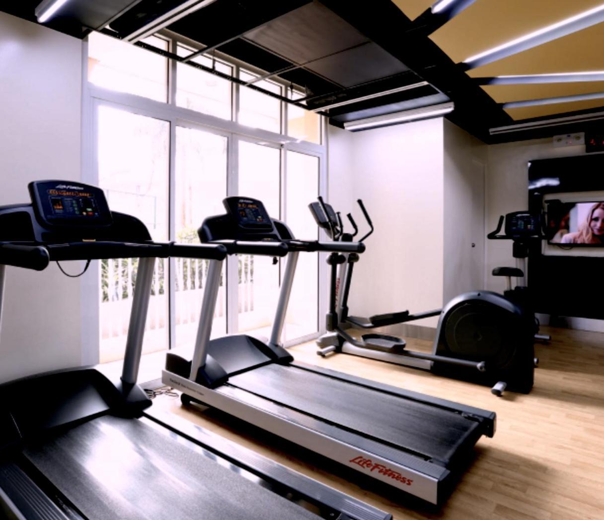 Luxury With Pa, Skyline View & Amenities