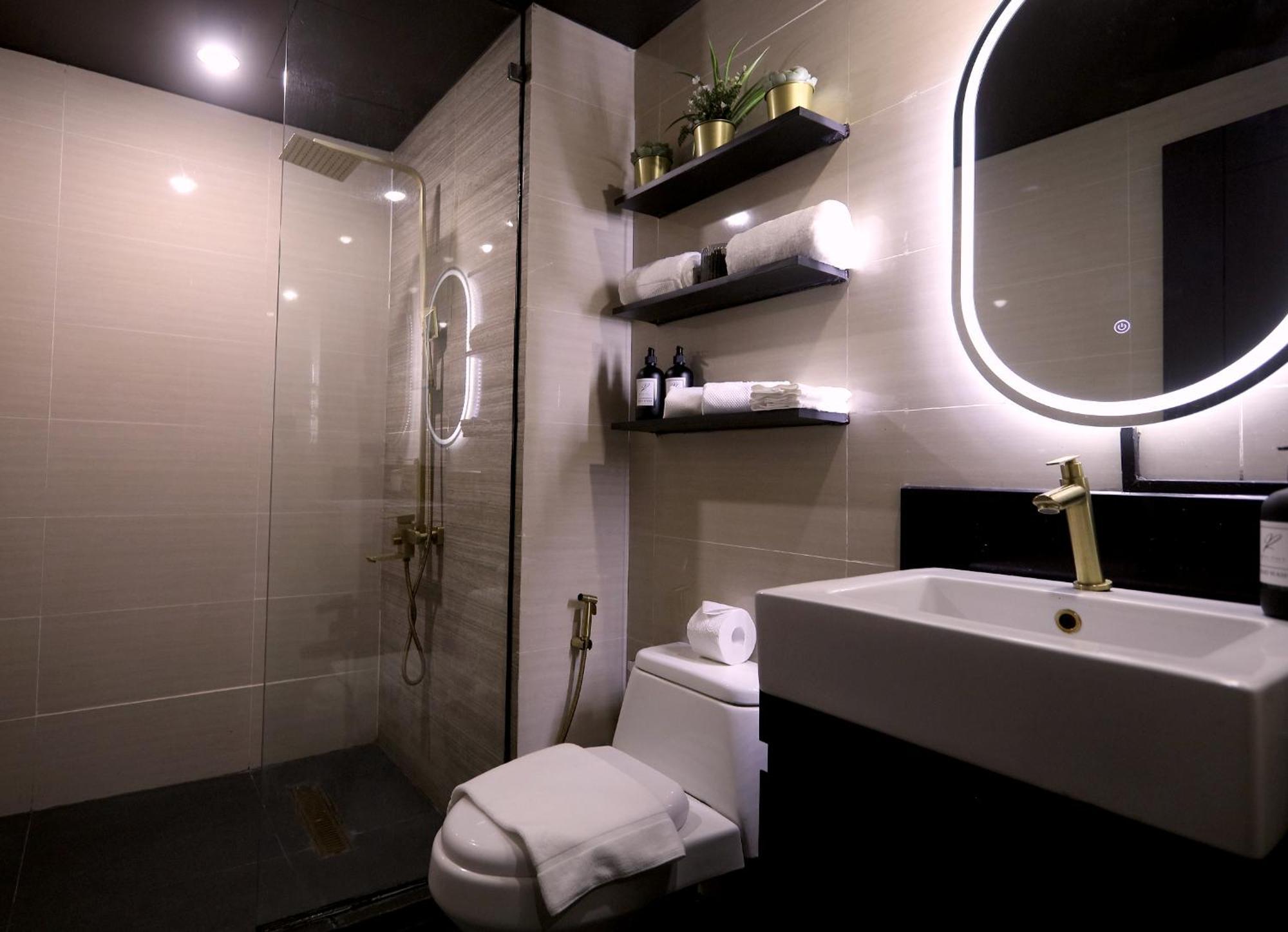 Apartment Luxury With Pa, Skyline View & Amenities Manila