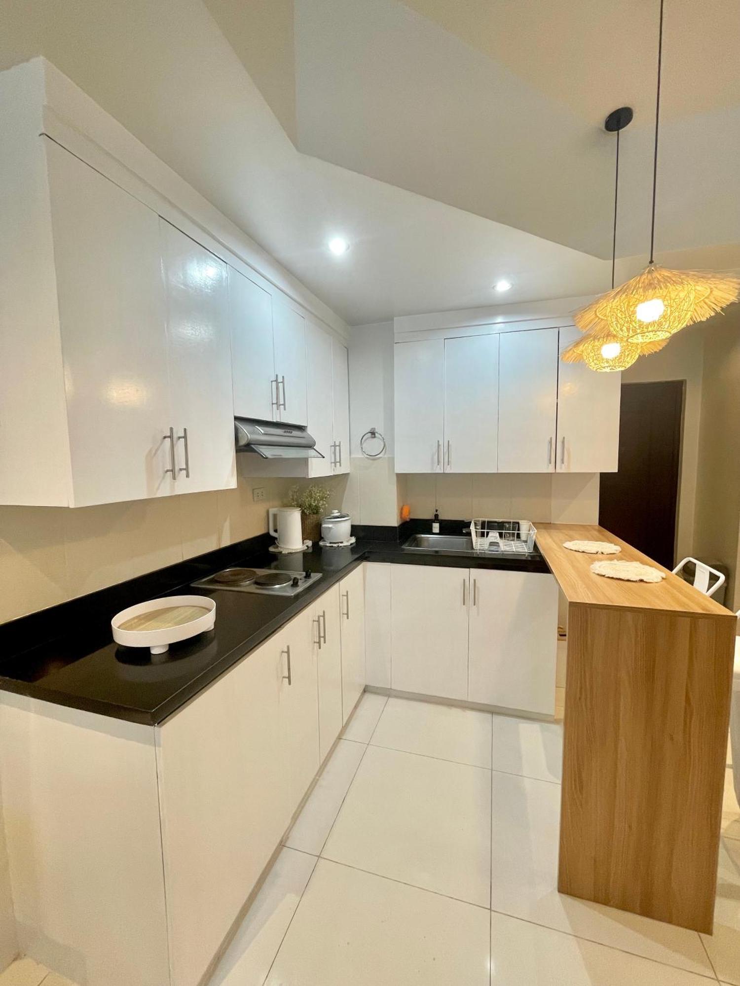 The Bgc Burgos Circle Apartment