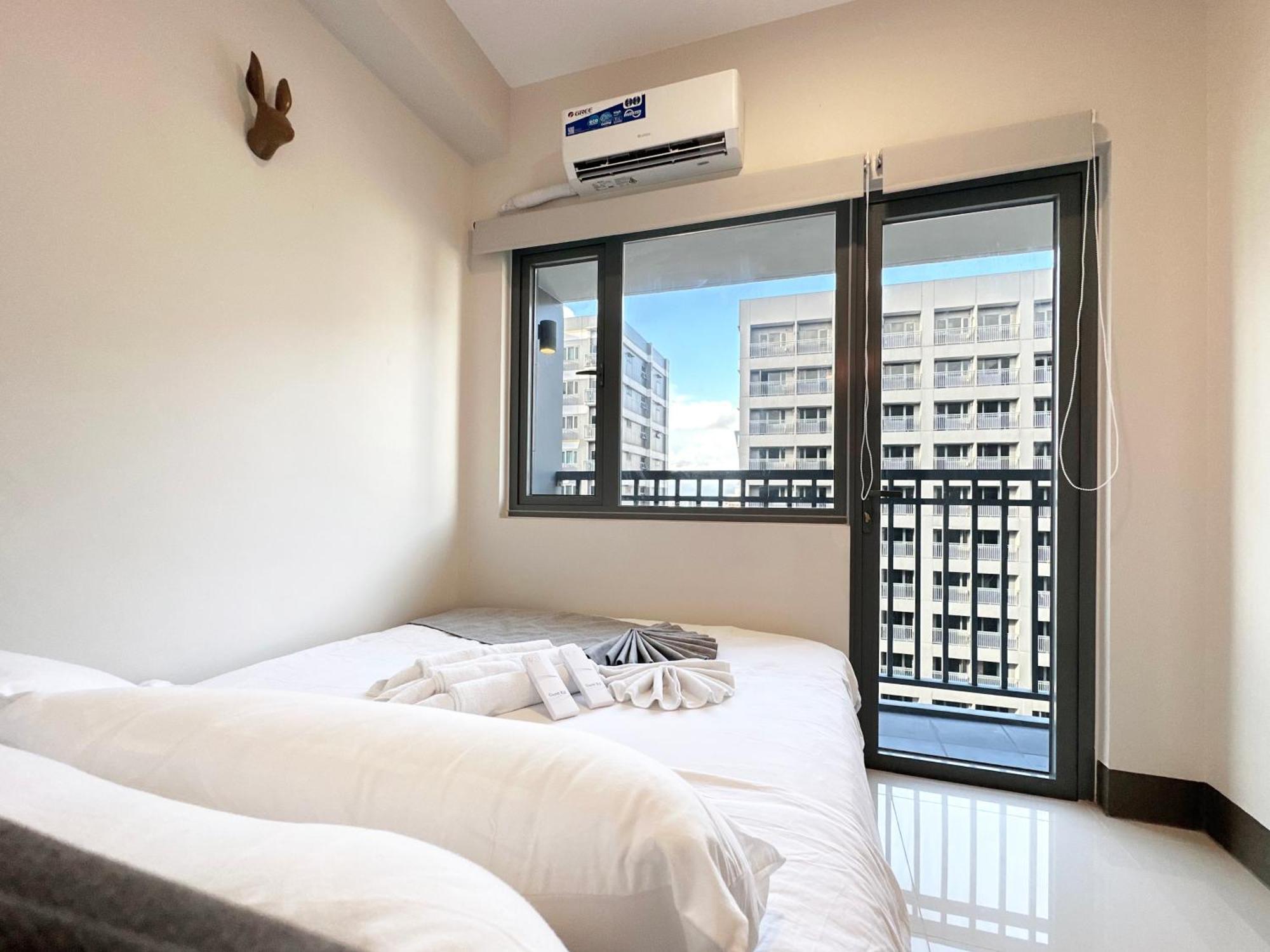 Gemstonebr In Smdc Fame Residences Apartment Manila