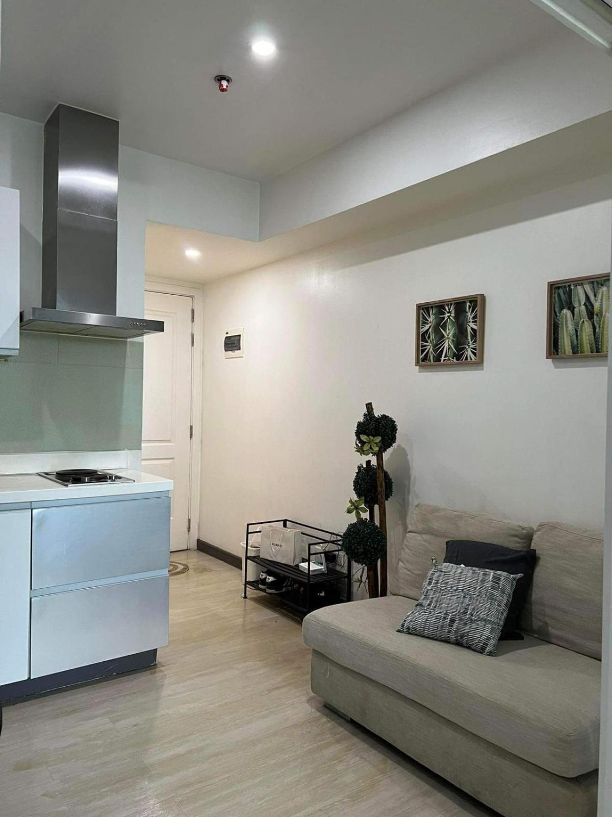 Z At Azure Residents Apartment *