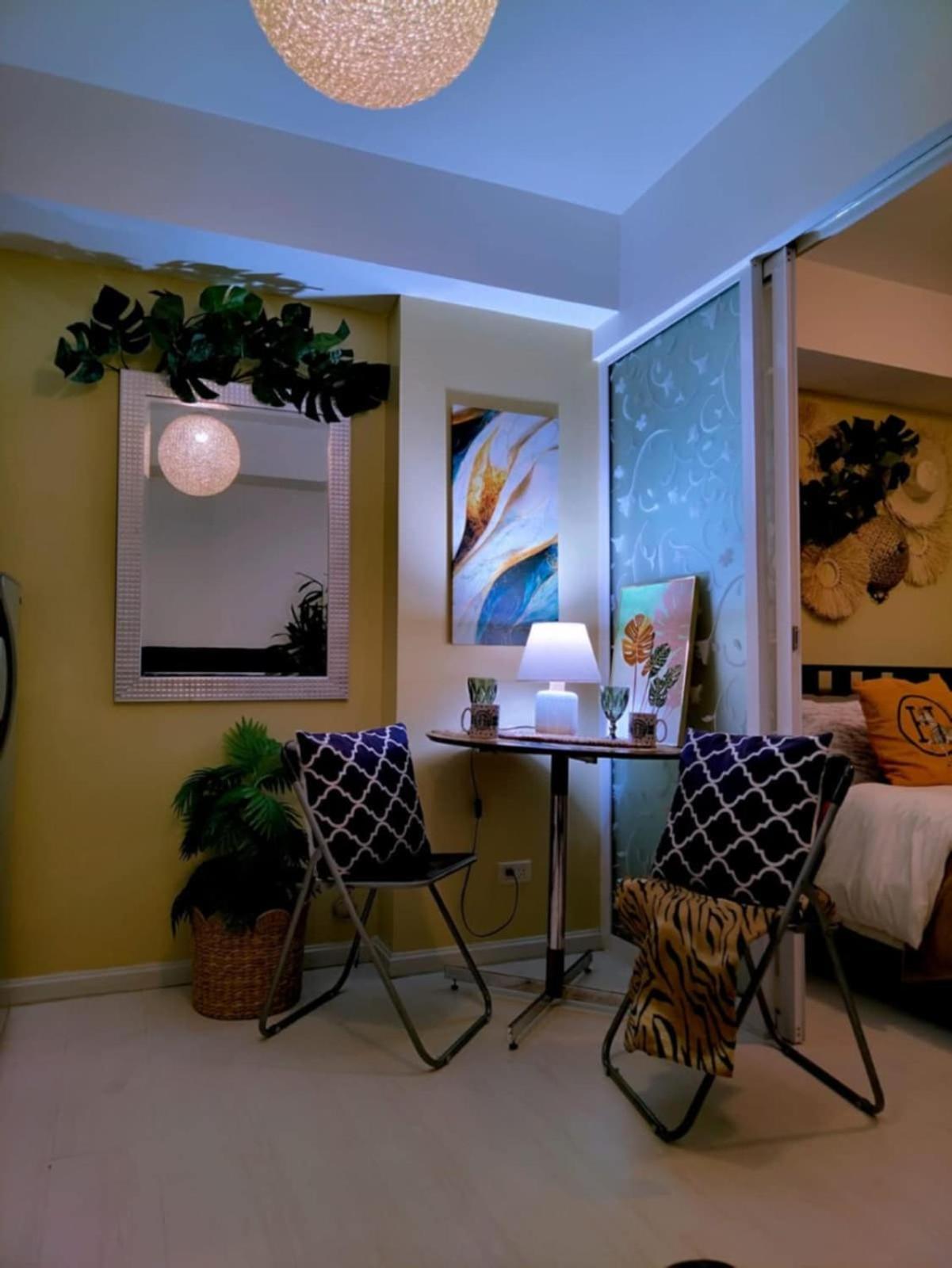 Z At Azure Residents Apartment Manila