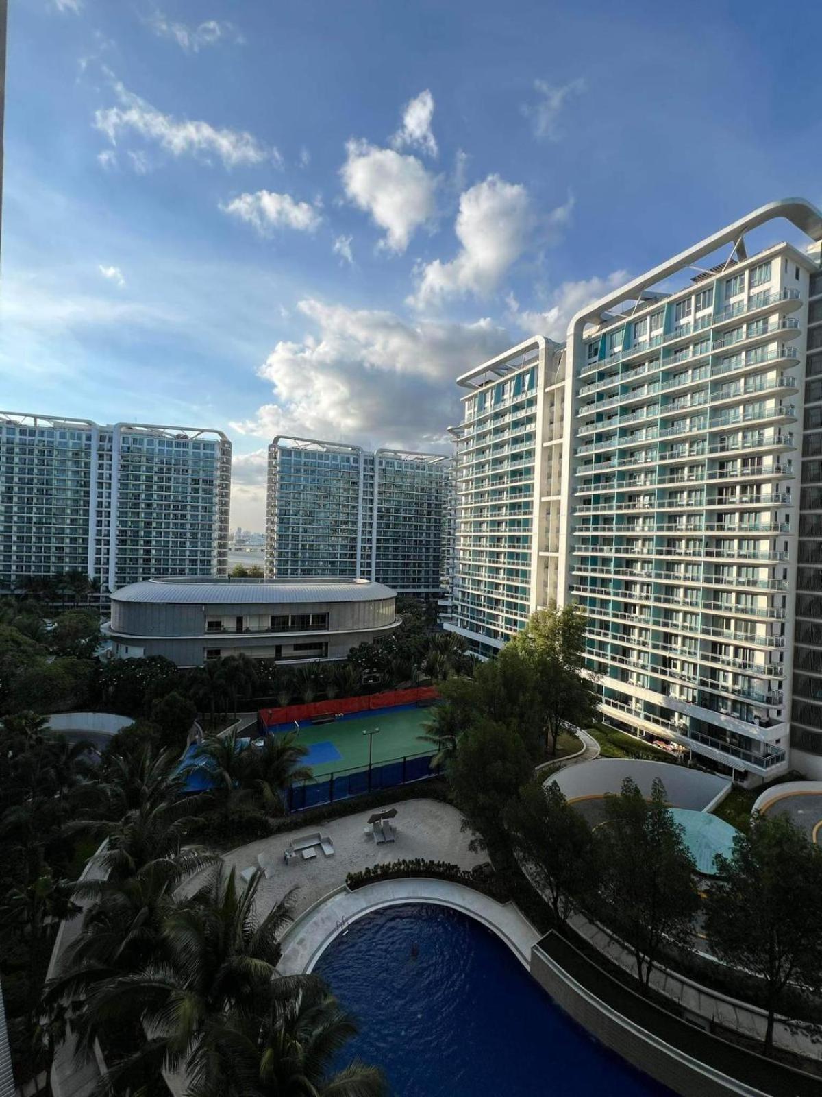 Z At Azure Residents Manila