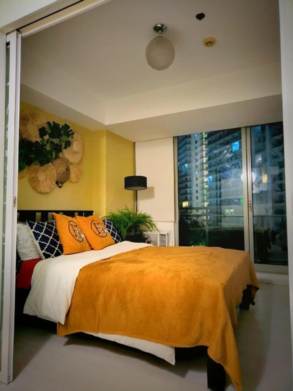 Z At Azure Residents Apartamento Manila