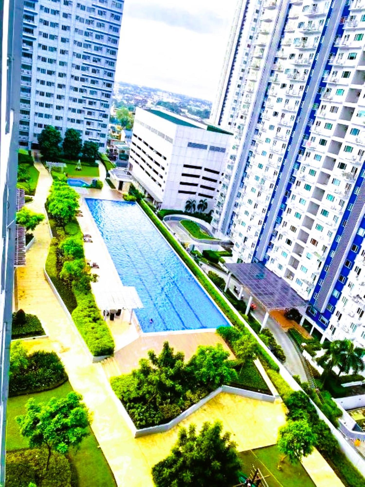 Grass Residences Malls Pools & Gardens Sm North Qc Mla * Manila
