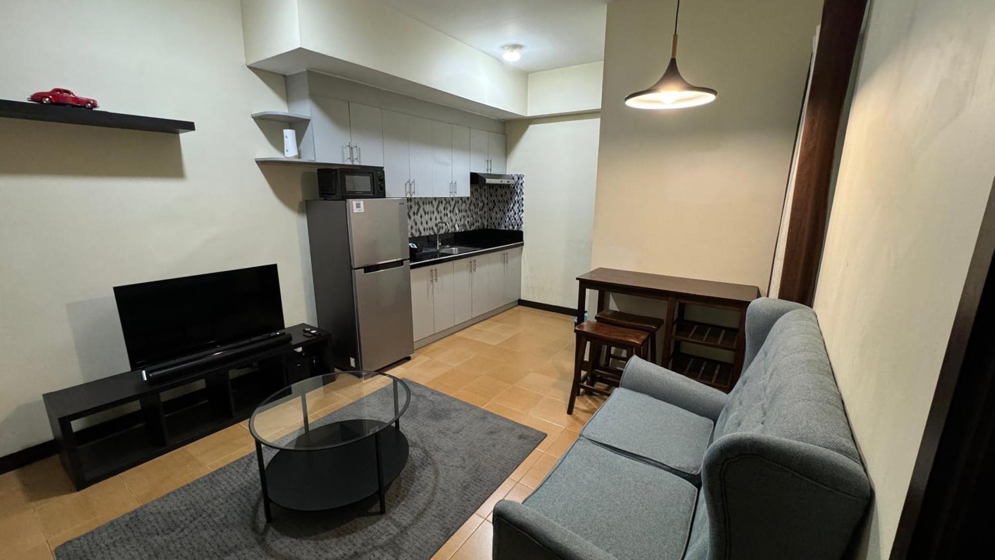Toby's Crib At San Lorenzo Place Apartment *