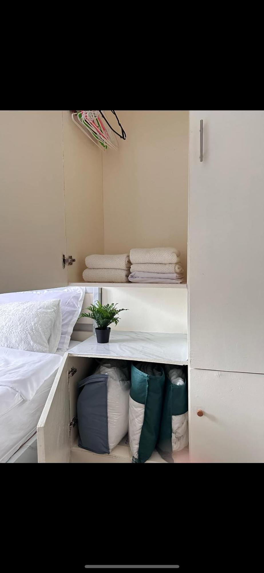 Mall Of Moa S Residences , Ikea Pasay , Naia Airport , Bay Manila