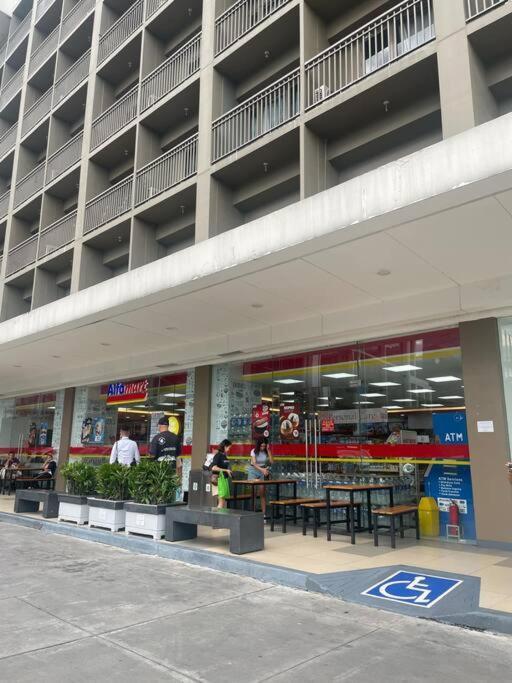 1 Bedroom Near Moa With Pool View - Shore 1 Residences Manila