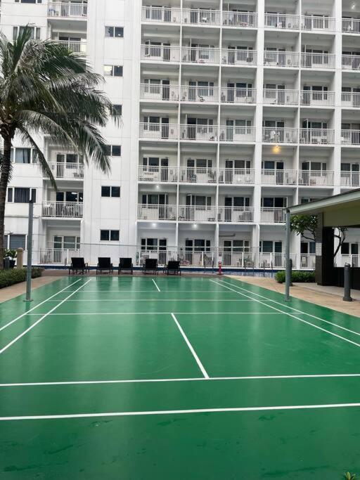 1 Bedroom Near Moa With Pool View - Shore 1 Residences Apartment Manila