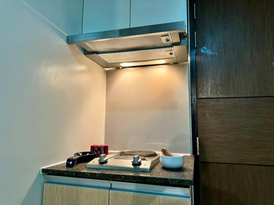 Bgc 1br Unit Linked To Uptown Mall With Own Parking Apartment Manila