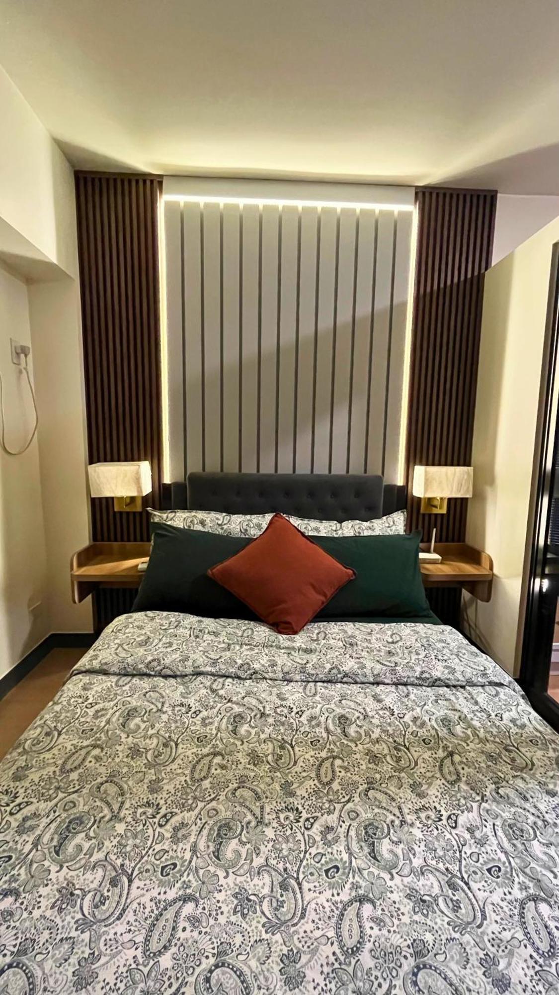Modern 1br In Calathea Place - Just 15 Mins Away To Naia W 360 Roof Deck And Amazing Pool!