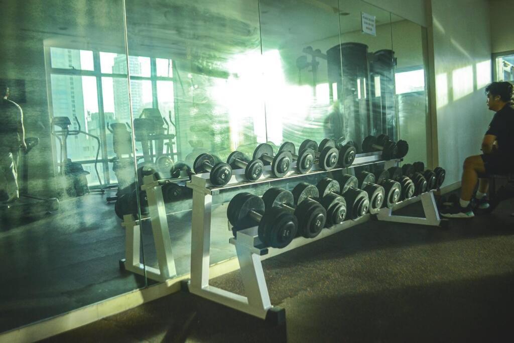 Apartment Stylish 1br Near Us Embassy & Luneta With Pool & Gym