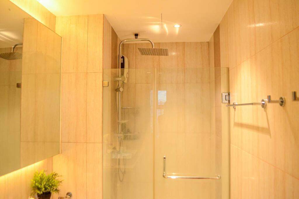 Stylish 1br Near Us Embassy & Luneta With Pool & Gym Manila