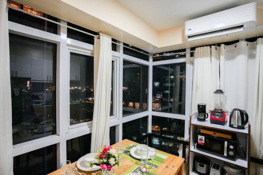 Apartment A2j Luxury Bgc 2br Loft Near High Street Taguig Manila