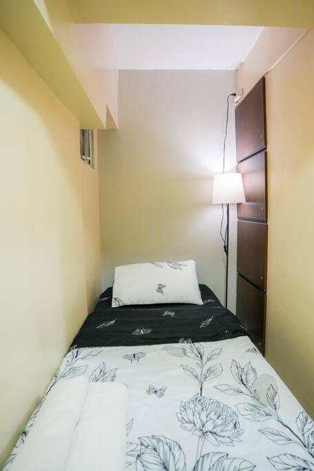 A2j Luxury Bgc 2br Loft Near High Street Taguig Apartment
