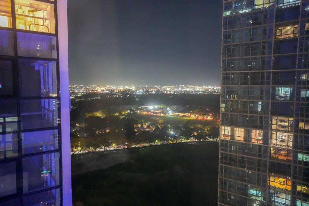 Apartment A2j Luxury Bgc 2br Loft Near High Street Taguig Manila