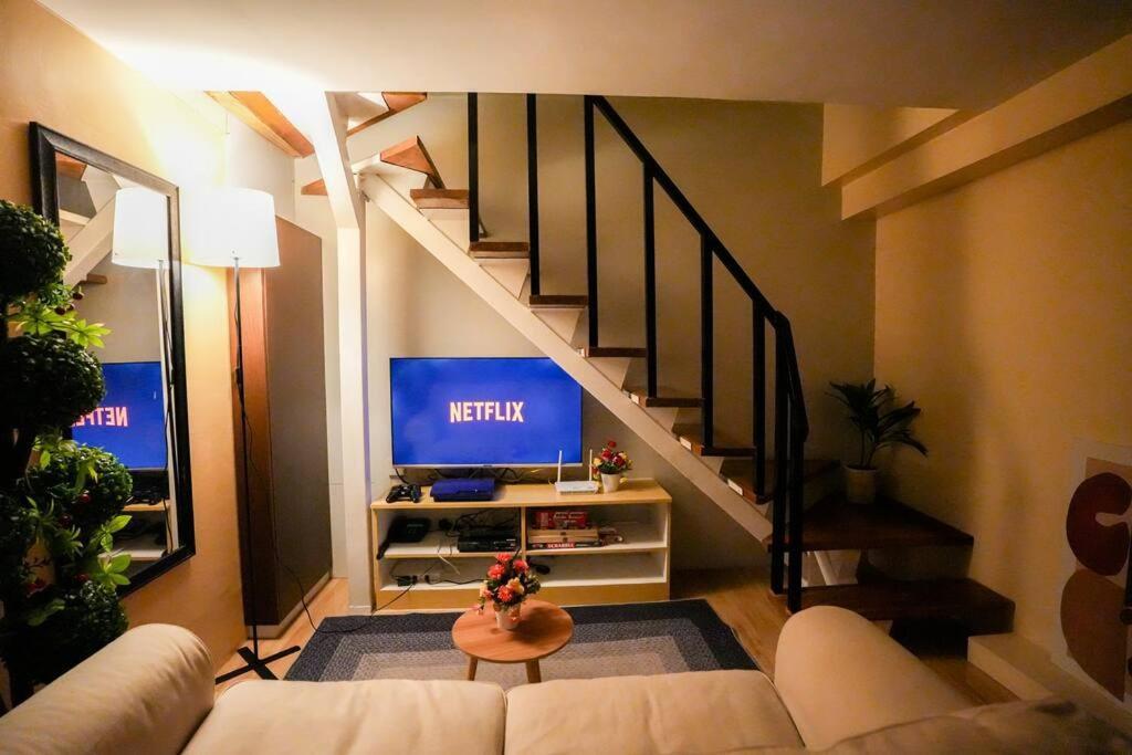 A2j Luxury Bgc 2br Loft Near High Street Taguig *