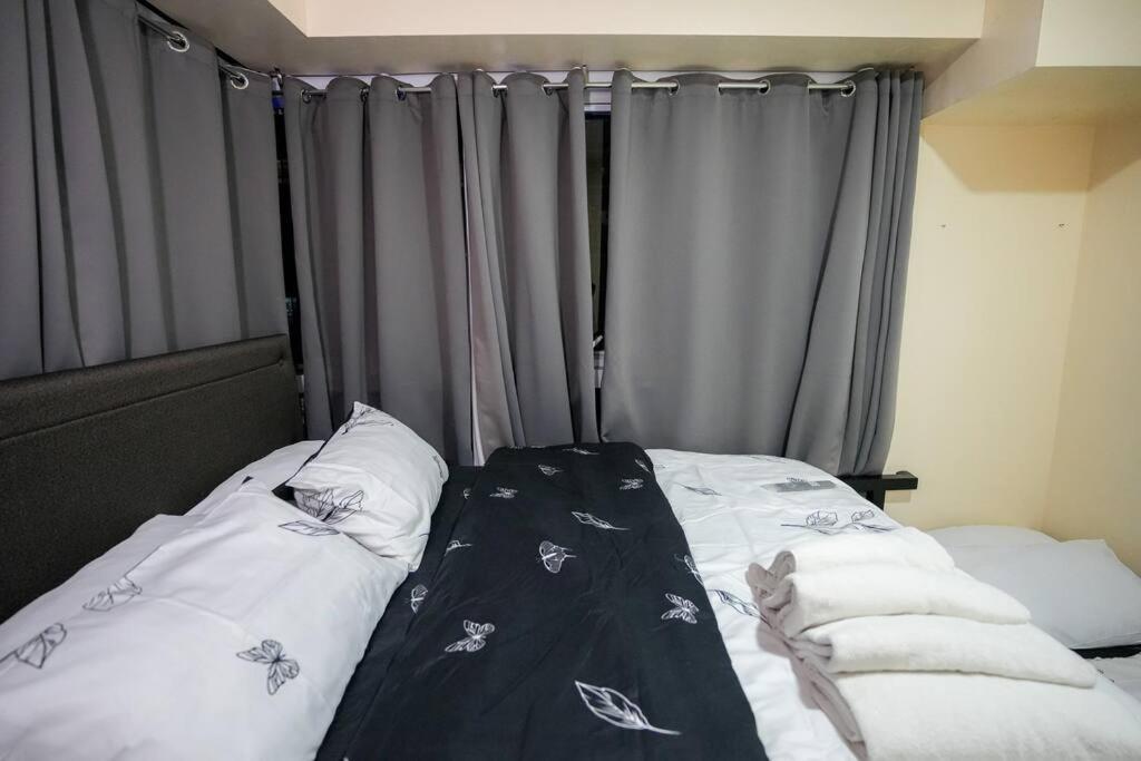 Apartment A2j Luxury Bgc 2br Loft Near High Street Taguig *