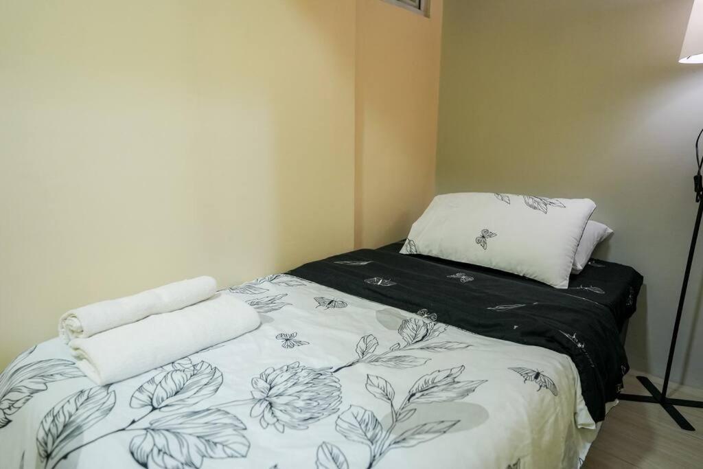 A2j Luxury Bgc 2br Loft Near High Street Taguig Manila