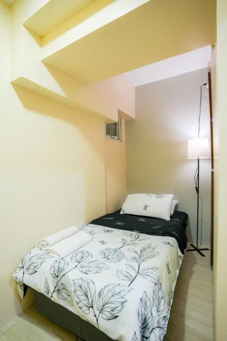 Apartment A2j Luxury Bgc 2br Loft Near High Street Taguig