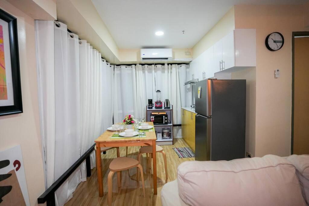 A2j Luxury Bgc 2br Loft Near High Street Taguig Manila