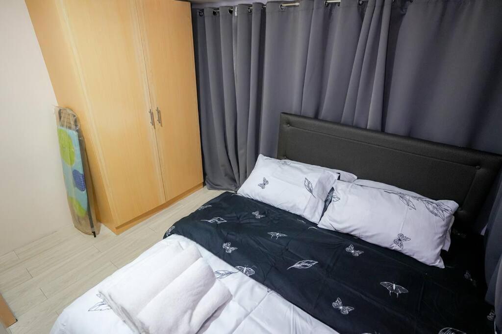 Apartment A2j Luxury Bgc 2br Loft Near High Street Taguig *