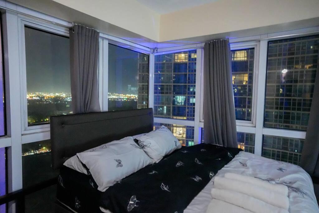 A2j Luxury Bgc 2br Loft Near High Street Taguig