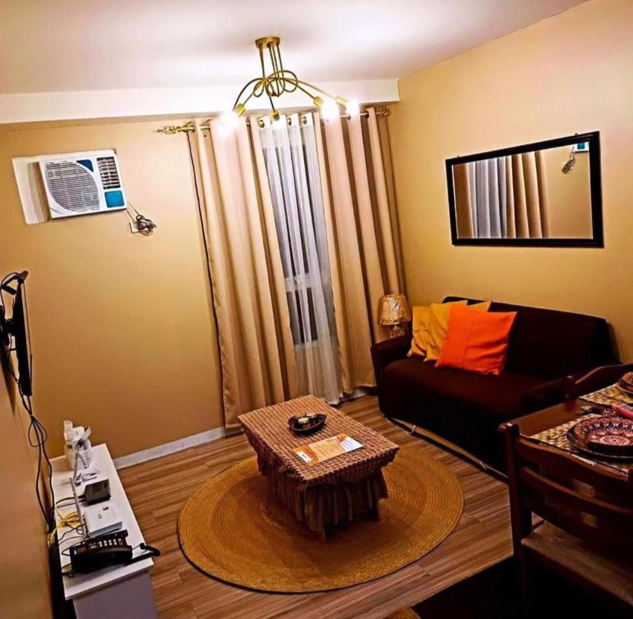 The Wooden Crib Apartment