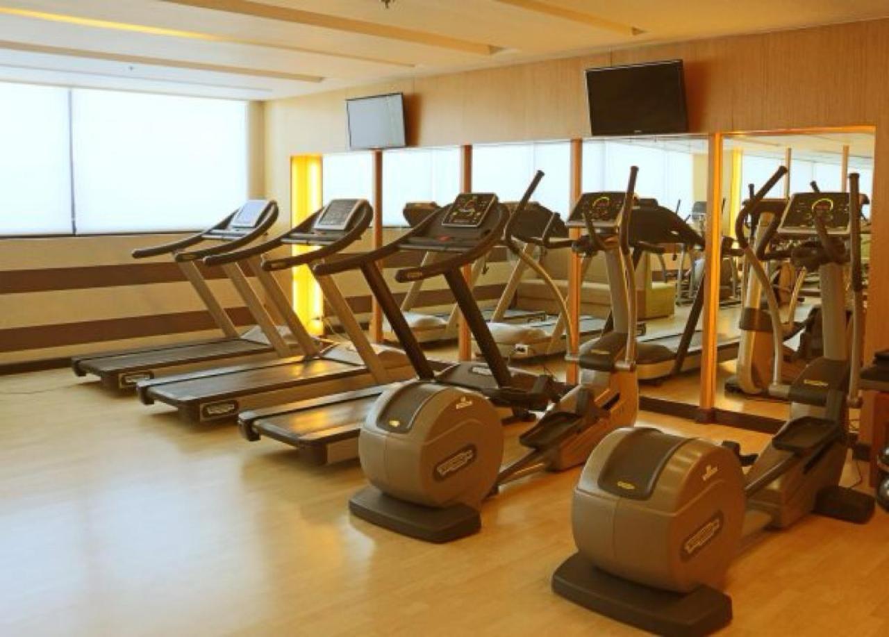 Spacious 1br Steps To Megamall Ortigas View Apartment