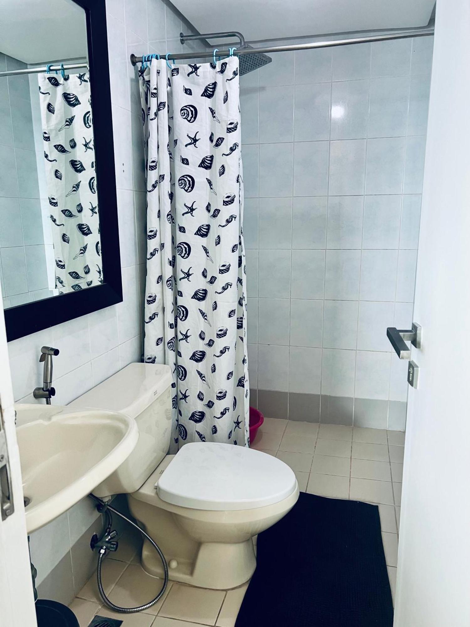 Apartment Spacious 1br Steps To Megamall Ortigas View *