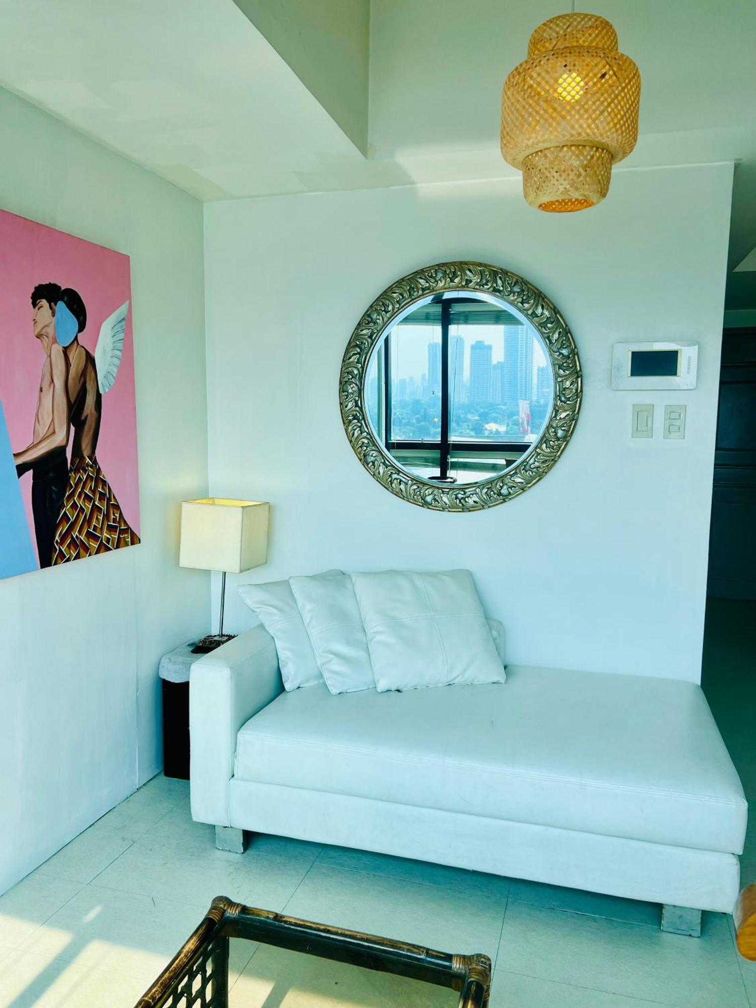 Spacious 1br Steps To Megamall Ortigas View * Manila